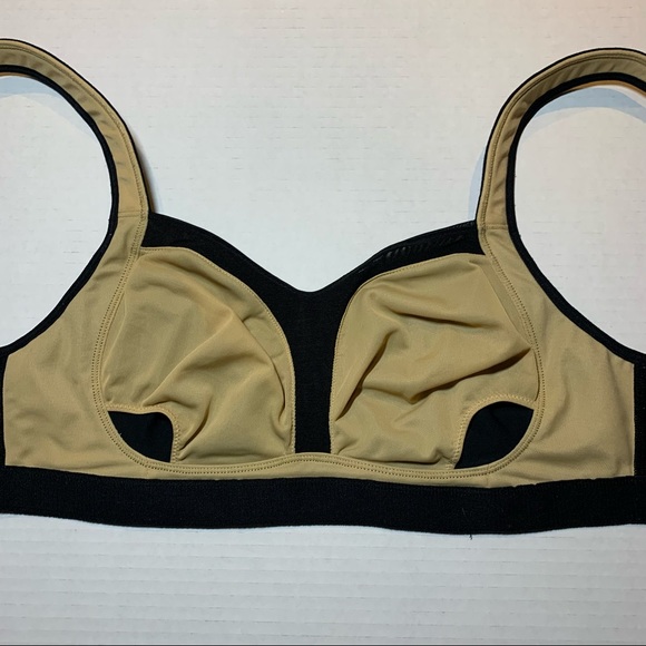 Lululemon 34C black Ta Ta Tamer bra - Picture 12 of 15